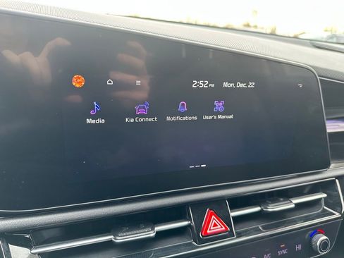 Used 2023 Kia Niro EX image 20