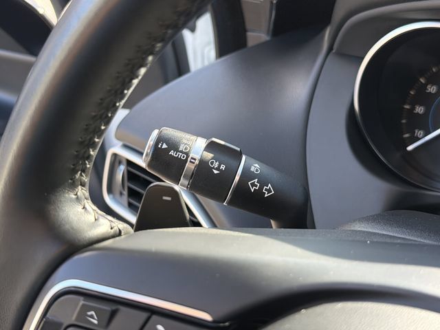 Used 2019 Jaguar XE Premium RWD image 18