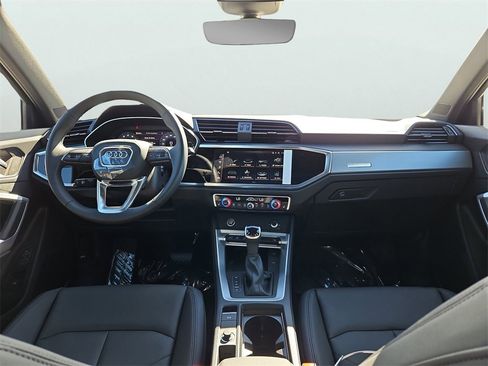 New 2025 Audi Q3 2.0T Premium image 4