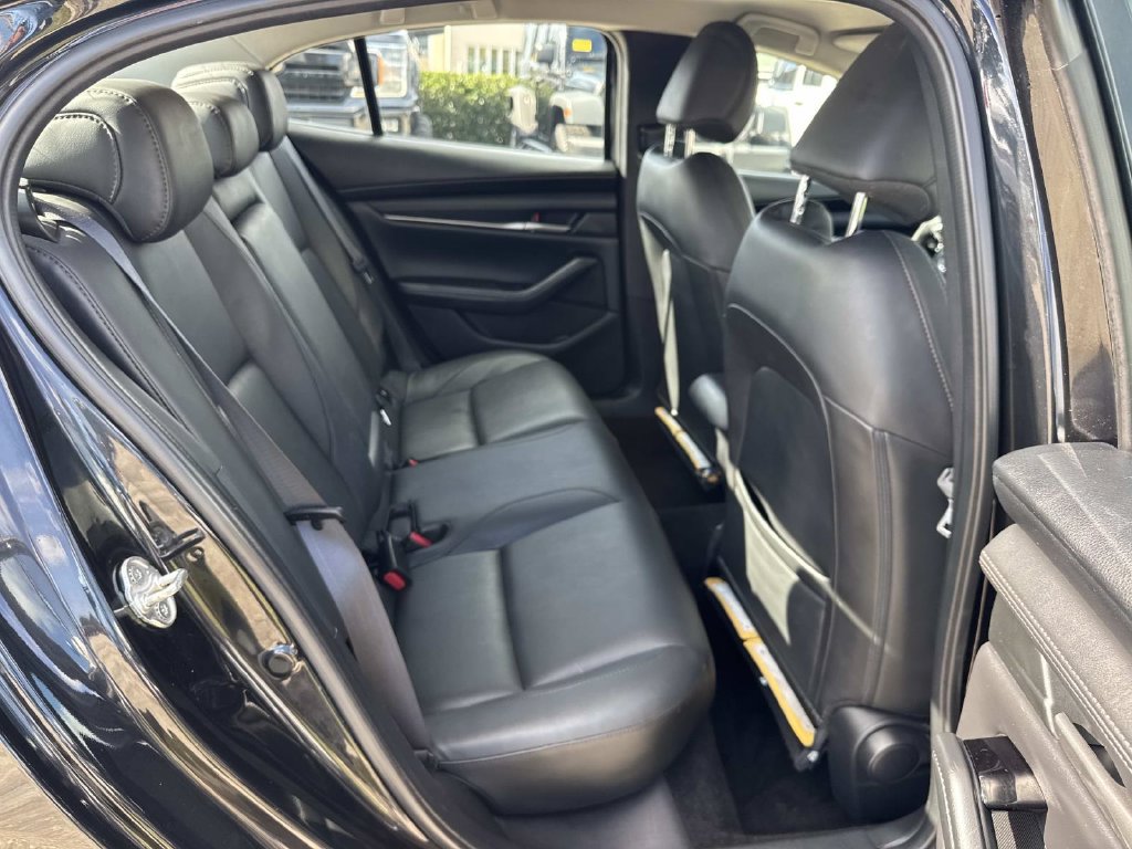 Used 2024 MAZDA MAZDA3 s FWD image 9