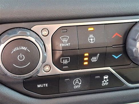 Used 2024 Jeep Wrangler Unlimited Rubicon w/ Technology Group image 24