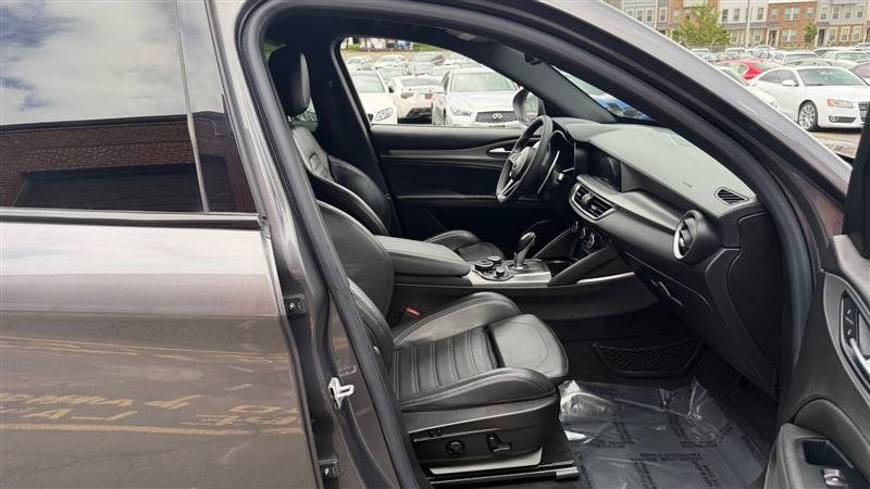 Used 2018 Alfa Romeo Stelvio Ti Sport AWD/4WD image 15