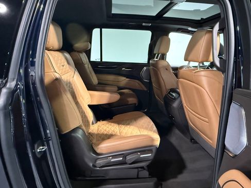 Used 2022 Cadillac Escalade ESV Sport w/ Touring Package AWD/4WD image 47