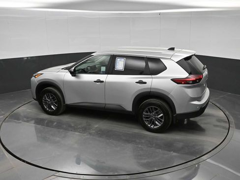 Used 2025 Nissan Rogue S AWD/4WD image 27