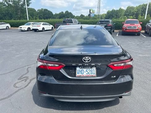 Used 2021 Toyota Camry LE FWD image 5