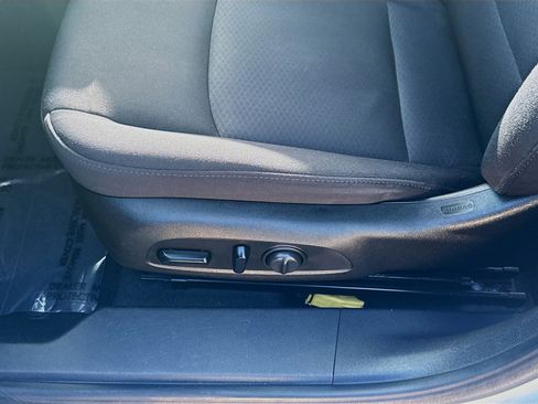 Used 2018 Chevrolet Malibu LT image 13