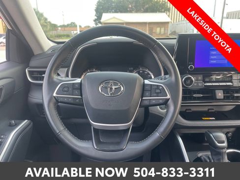 Certified 2024 Toyota Highlander XLE FWD image 25