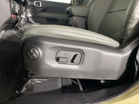 New 2026 Jeep Gladiator Mojave image 38