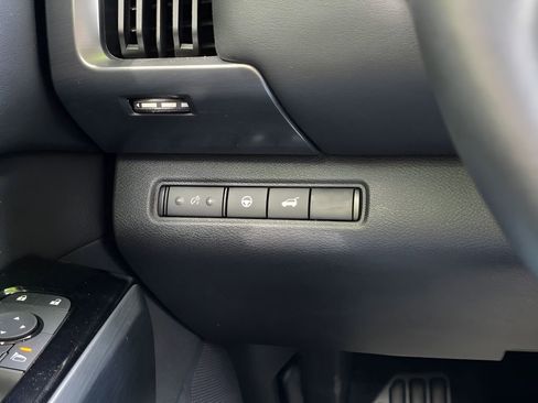 Used 2025 Nissan Pathfinder SL AWD/4WD image 25