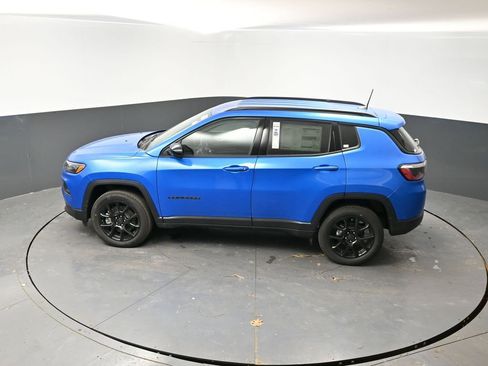 New 2026 Jeep Compass Latitude image 31