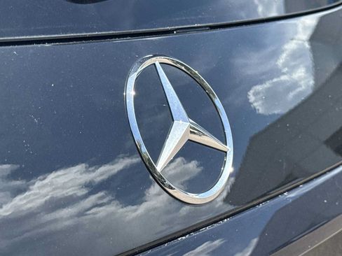 Used 2025 Mercedes-Benz GLC 300 image 11