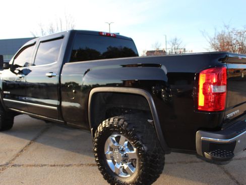 Used 2015 GMC Sierra 2500 SLT w/ Duramax Plus Package image 6