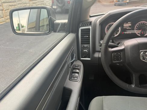 Used 2019 RAM 1500 Classic SLT AWD/4WD image 19