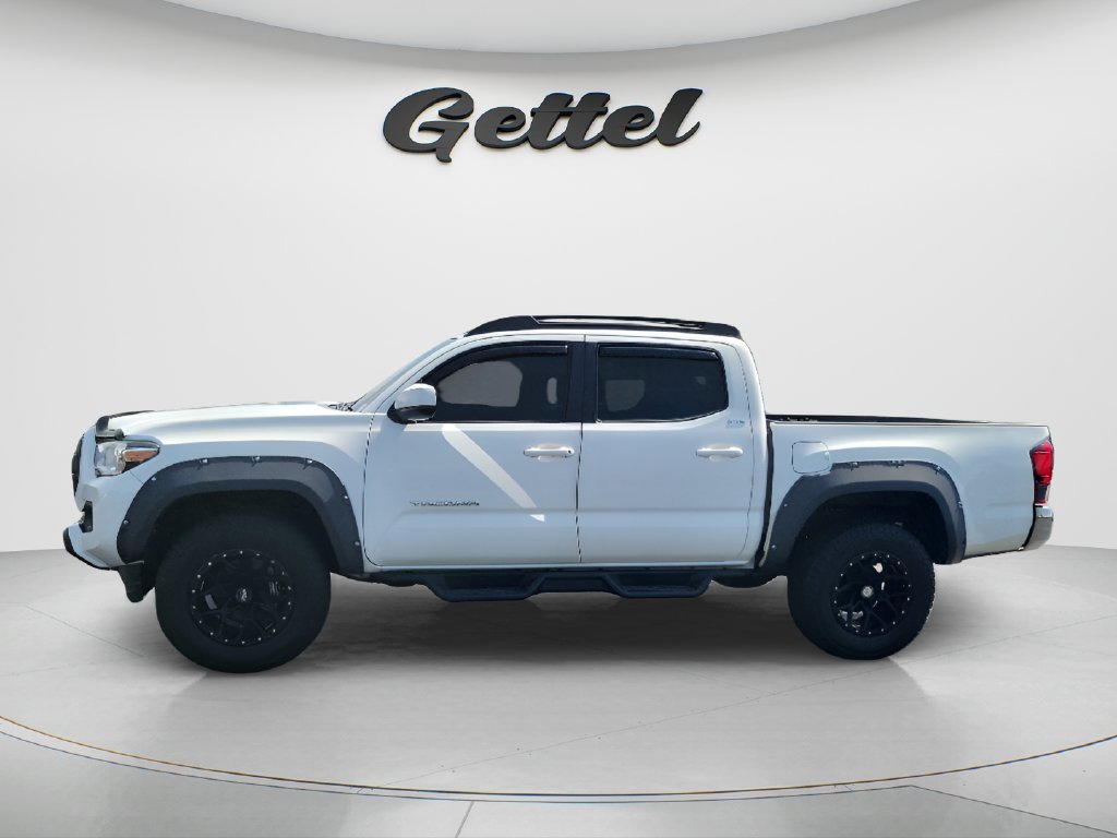 Used 2021 Toyota Tacoma SR5 RWD image 8