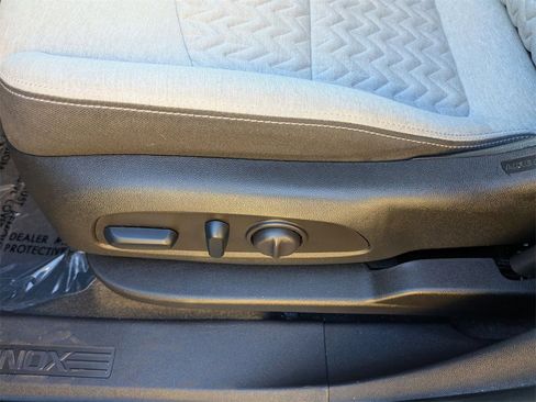 Used 2023 Chevrolet Equinox LT image 14