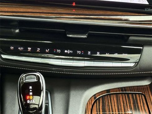 Used 2022 Cadillac Escalade ESV Premium Luxury image 15