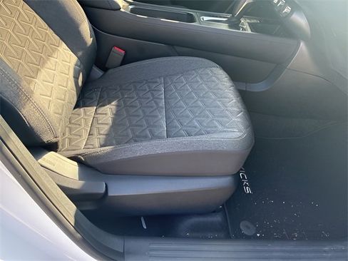 Used 2025 Nissan Kicks SV image 12