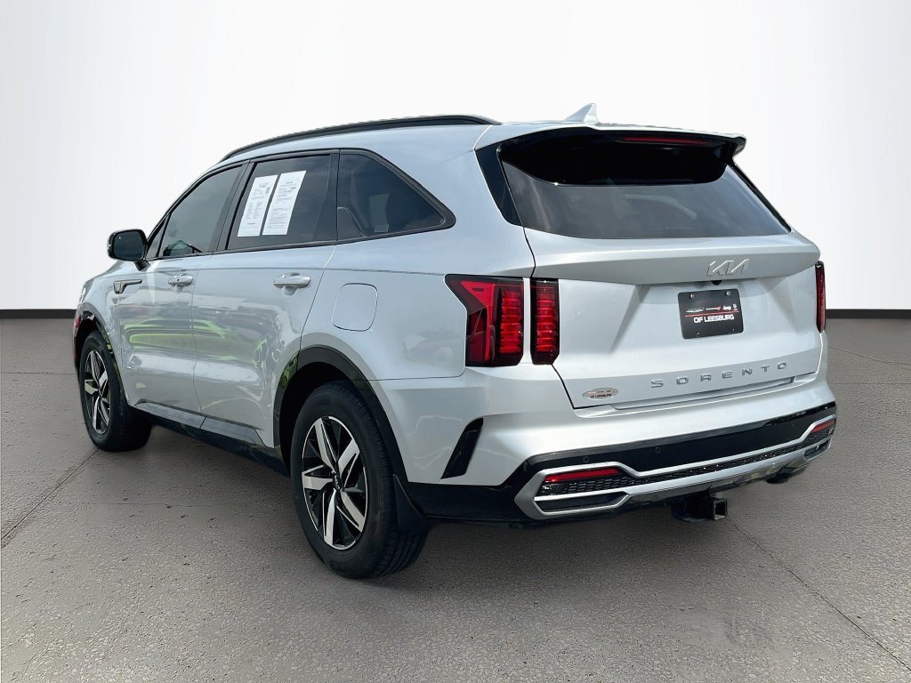 Used 2022 Kia Sorento EX w/ Panoramic Sunroof Package FWD image 5