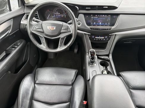 Used 2017 Cadillac XT5 Luxury w/ Driver Awareness Package FWD image 23