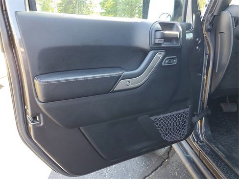 Used 2018 Jeep Wrangler Unlimited Sport image 6