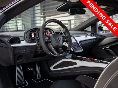 Used 2024 Lamborghini Revuelto image 38