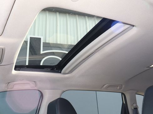 Used 2025 Honda CR-V EX-L image 8