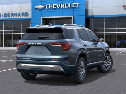 New 2027 GMC Terrain Denali w/ LPO, Floor Liner Package AWD/4WD image 4