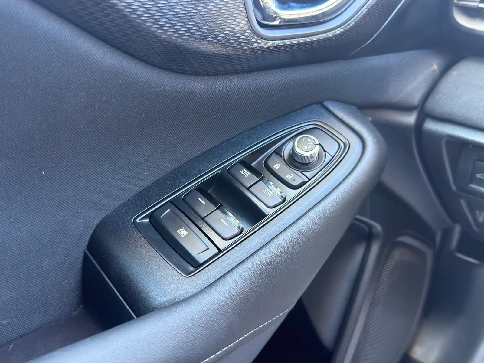 Used 2025 Subaru Outback Premium AWD/4WD image 19