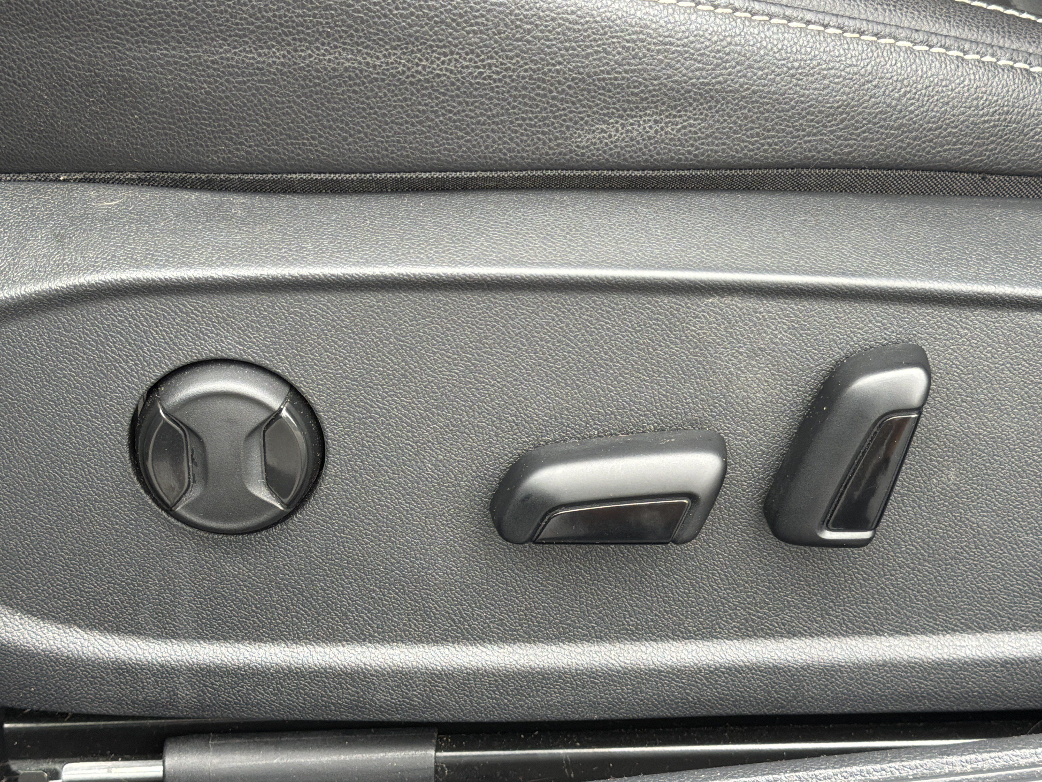 Used 2023 Volkswagen Jetta SE FWD image 18