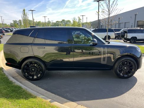Certified 2024 Land Rover Range Rover Long Wheelbase SE AWD/4WD image 8