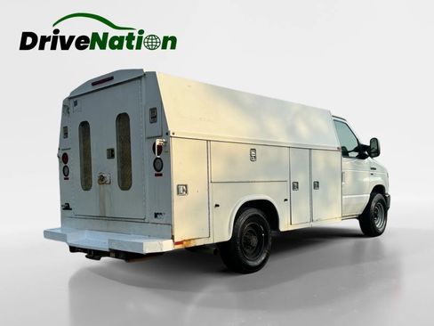 Used 2012 Ford E-350 and Econoline 350 Super Duty w/ Class I Trailer Tow Pkg image 5