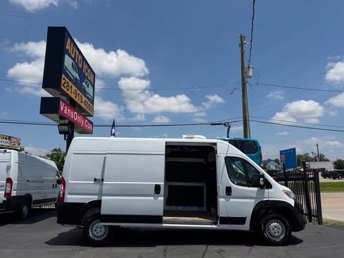 Used 2025 RAM ProMaster 2500 w/ Convenience Group FWD image 5