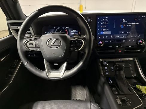 Used 2024 Lexus GX 550 AWD/4WD image 11