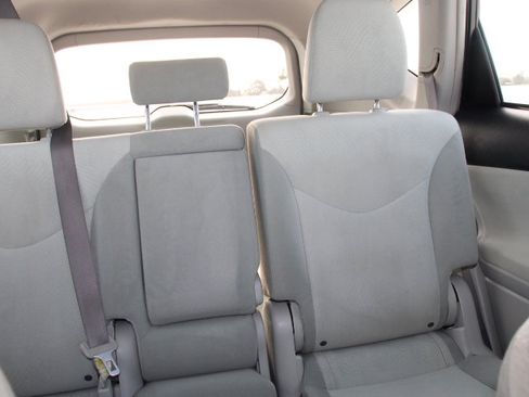 Used 2012 Toyota Prius V Three image 19