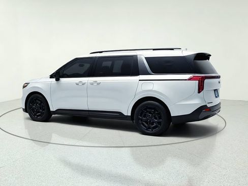 Certified 2026 Kia Carnival SX w/ SX Dark Edition Package FWD image 3