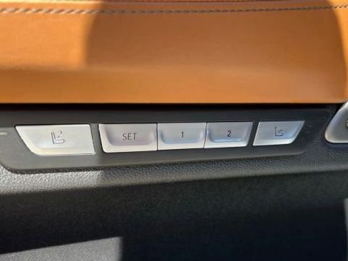 Used 2018 BMW 740i image 15