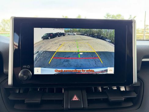 Used 2024 Toyota RAV4 LE AWD/4WD image 31