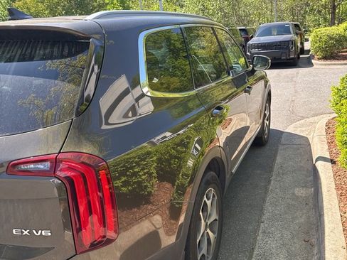 Used 2020 Kia Telluride EX image 4