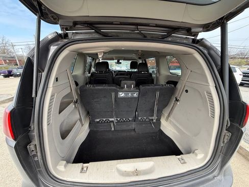 Used 2018 Chrysler Pacifica Touring-L image 26