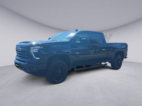 Used 2025 Chevrolet Silverado 2500 LTZ w/ Trail Boss Package AWD/4WD image 1