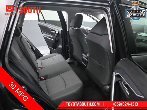 Used 2025 Toyota RAV4 XLE FWD image 29