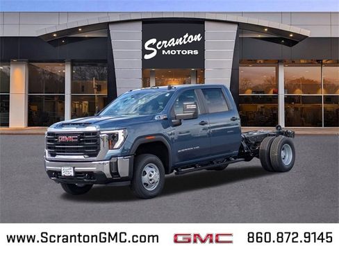 New 2025 GMC Sierra 3500 Pro w/ Fleet Convenience Package image 1
