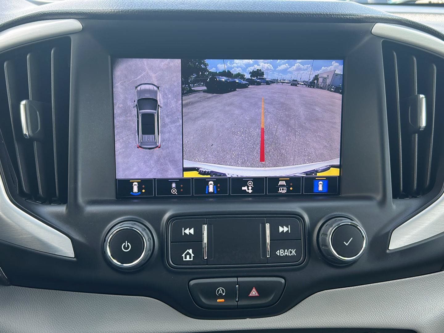 Used 2023 GMC Terrain SLT w/ Tech Package FWD image 14