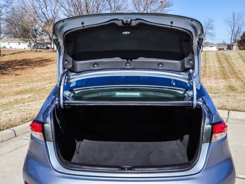 Used 2021 Toyota Corolla LE image 16