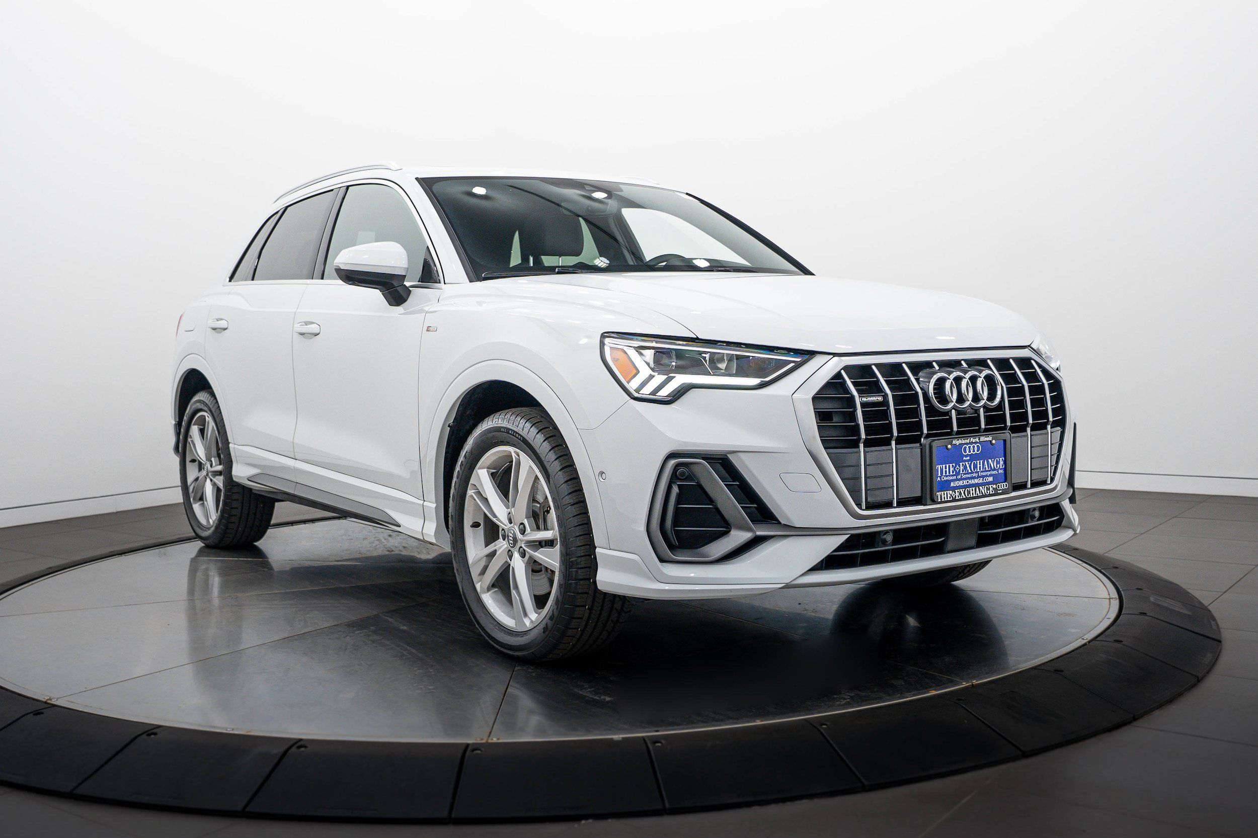Used 2019 Audi Q3 2.0T Prestige AWD/4WD image 2