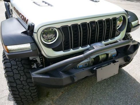 Used 2024 Jeep Wrangler Unlimited Rubicon w/ Technology Group image 9