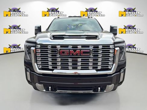 Used 2024 GMC Sierra 3500 Denali w/ Denali Reserve Package AWD/4WD image 2