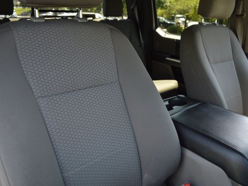 Used 2020 Ford F150 XLT w/ Equipment Group 302A Luxury AWD/4WD image 39