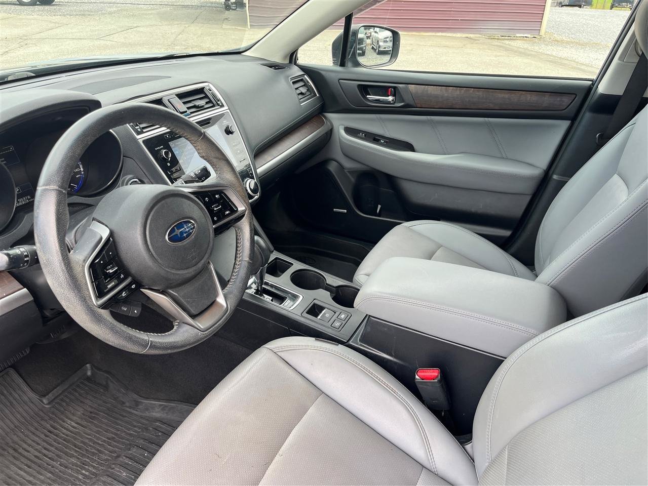 Used 2018 Subaru Outback 2.5i Limited AWD/4WD image 9