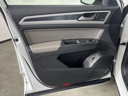 Used 2023 Volkswagen Atlas Cross Sport SEL Premium R-Line image 18